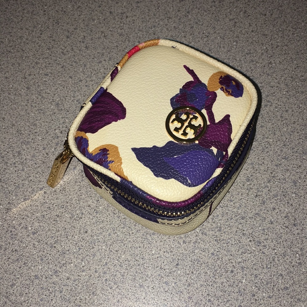 NWOT Rare Tory Burch travel jewelry case/holder